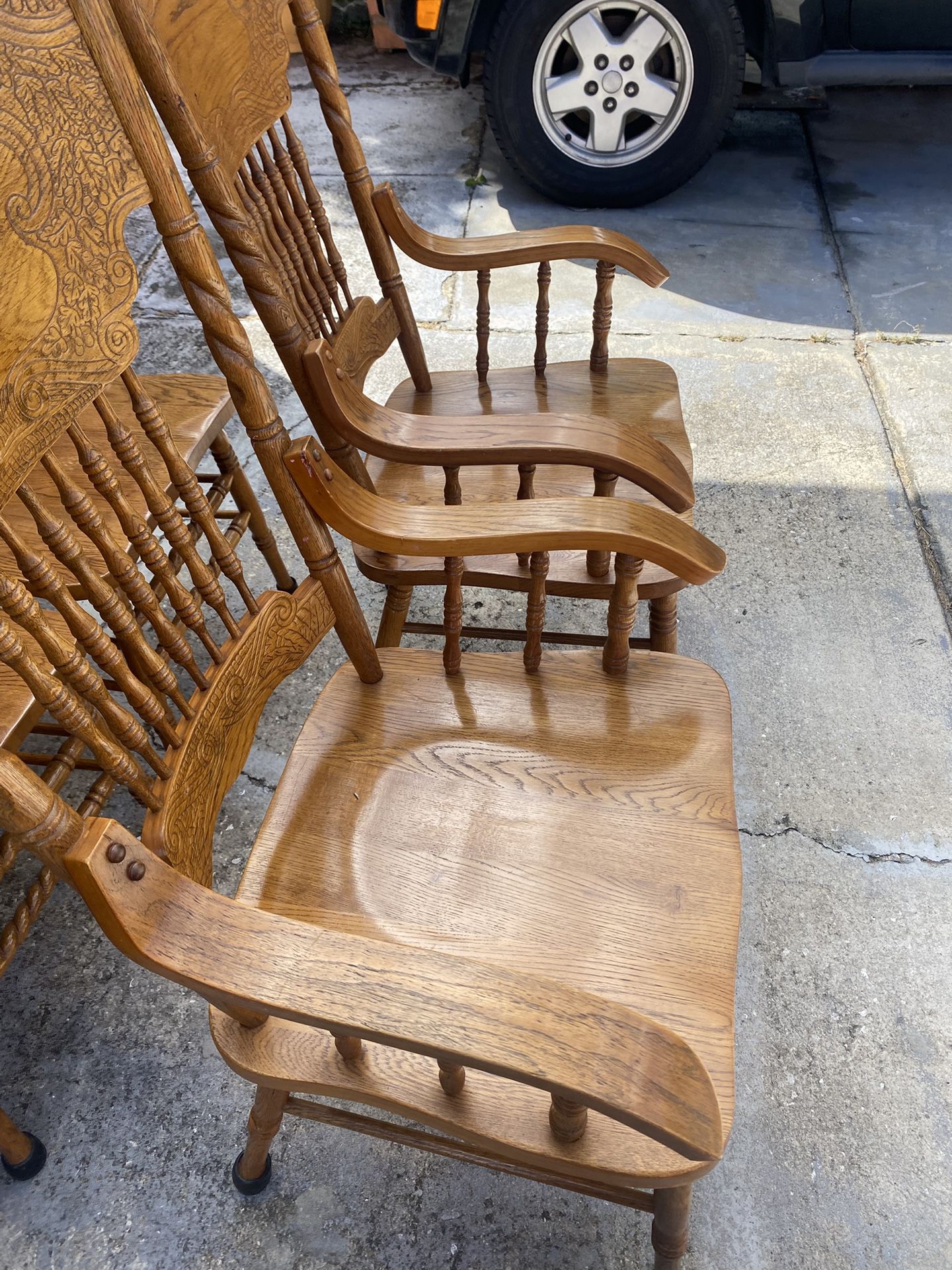 Antique Dining Table with 6 chairs