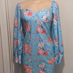 New Women's Dress Available In Size Small Medium Large And XL 