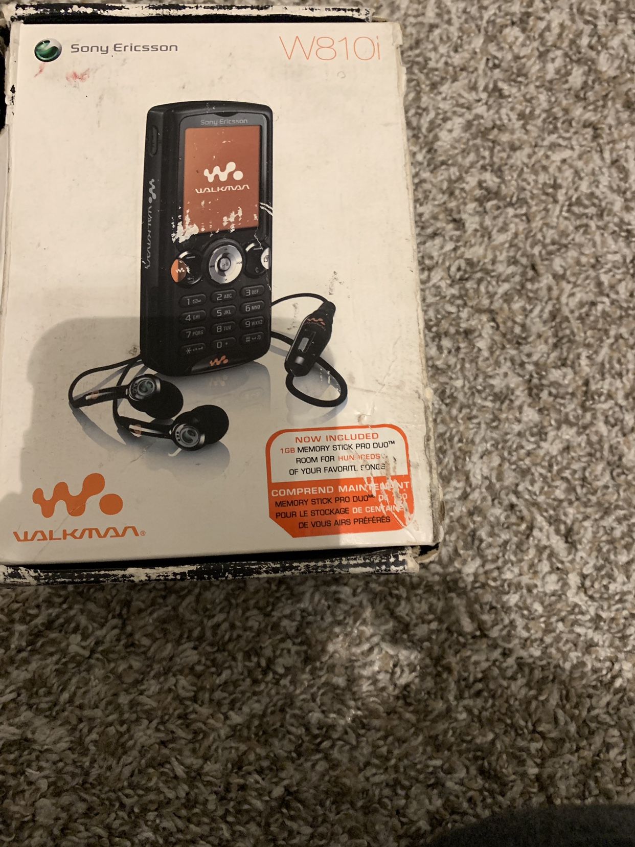 Sony Ericsson w810i Cell Phone and Music Player