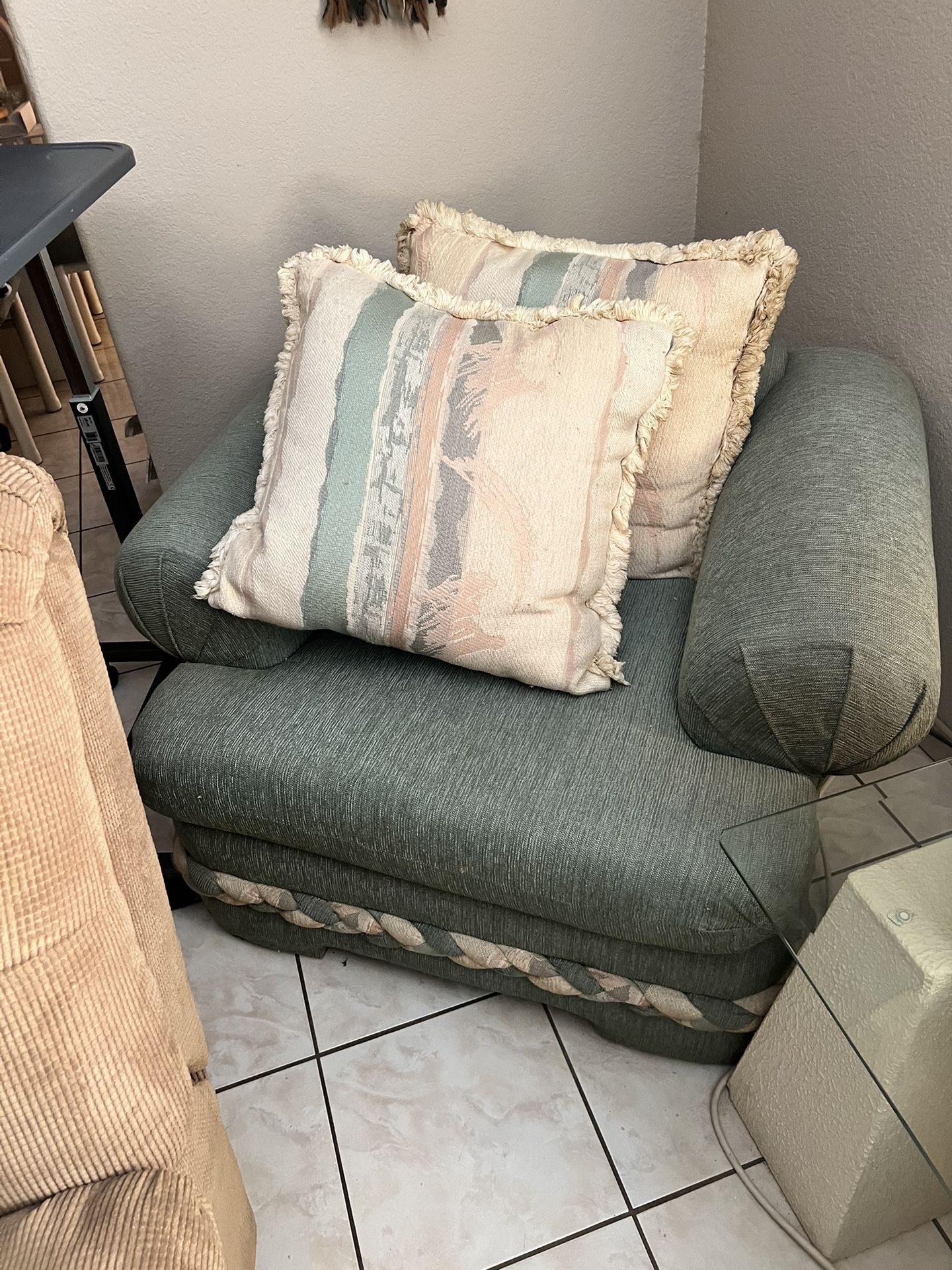 Western Style Furniture 