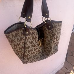 MK Purse In Great Condition 