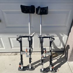 Sancos/ Construction Stilts