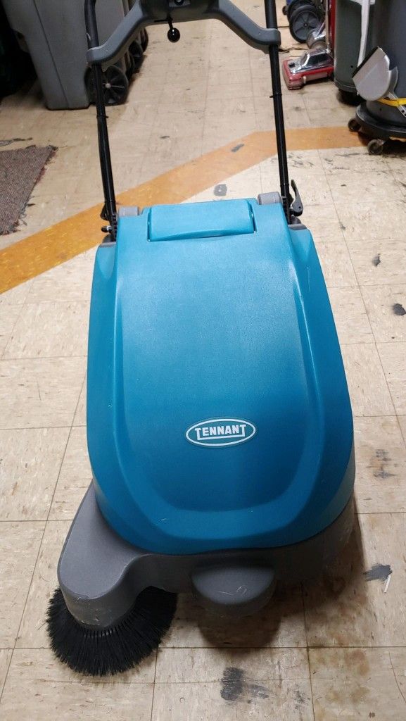 Tennant Battery Operated Push Sweeper Model S5