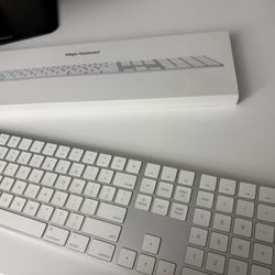 Apple Magic Keyboard 