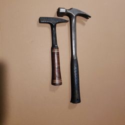 Hammers set in perfect condition. 