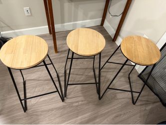 Set of chairs
