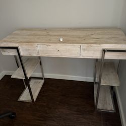 Table / Desk