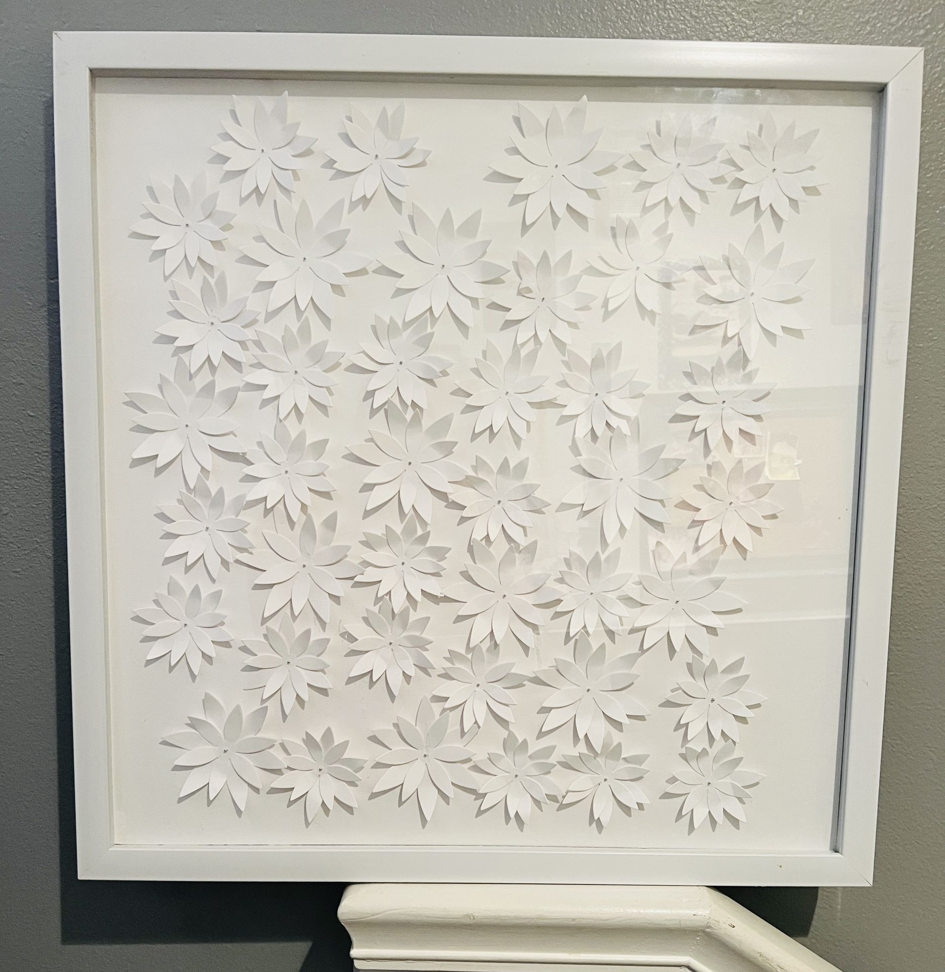 Pre-Loved 3D Floral Wall Art – 23.5" x 23.5"