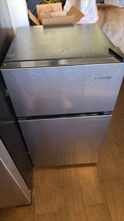 Mini Fridge with Freezer