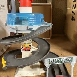 Disney Pixar Dinoco Car Wash & Disney Pixar Mini Race Ruz-Eze Spinning Race