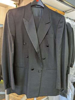 Tuxedo Suits All Sizes $ 25 To $50!!