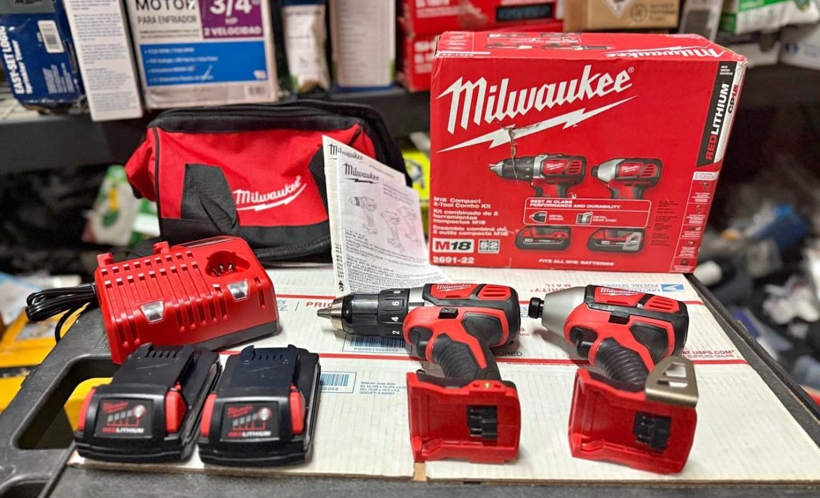 MilwaukeeM18 18V Lithium-lon Cordless Drill Driver/Impact Driver Combo Kit W/ Two 1.5Ah Batteries