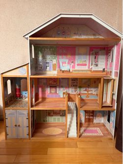 Beautiful doll house