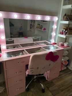 Pink Vanity Desk with Hollywood Lighted Mirror