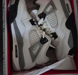 Jordan 4s