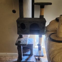 Cat tree