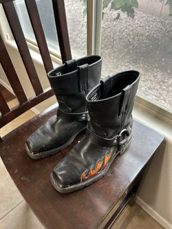 Biker boots