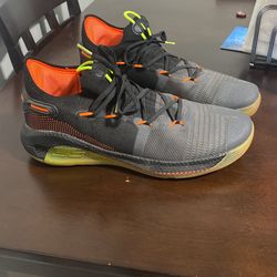 Under Armour   Mol : 306 