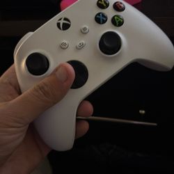Xbox White Controller 