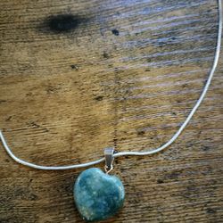 Green Heart Stone Necklace 