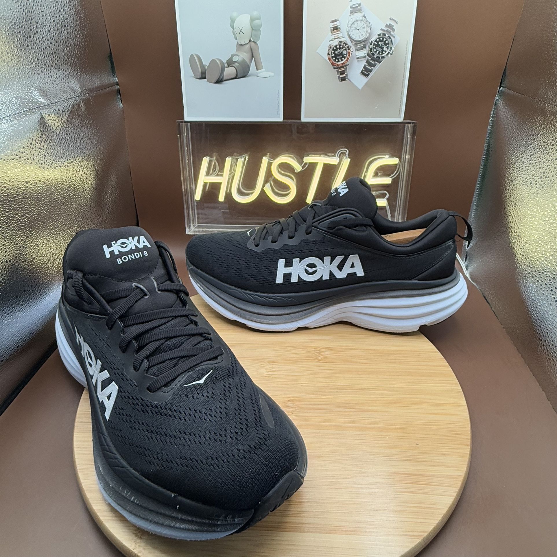 Hoka One One Men’s Bondi 8 Black/White Sz 11D