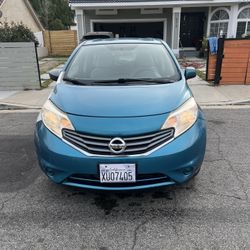 VENDO NISSAN VERSA SV 2015 TÍTULO SALVAGE $2,800 