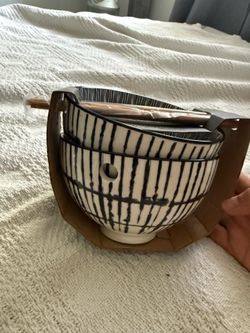 2 ramen bowls with chopsticks