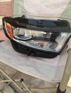 2017 ford edge right headlight