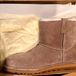 Ugg classic unlined mini perf beige suede W sz 9