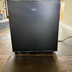 Mini fridge