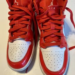 Jordan’s Barcelona sweater red