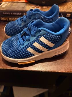 Toddlers adidas slip ons 5 1/2