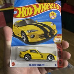 Hotwheels "96 DODGE IPER GTS $3
