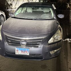 2013 Nissan Altima SV FOR PARTS ONLY