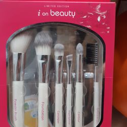 Make up brushes 