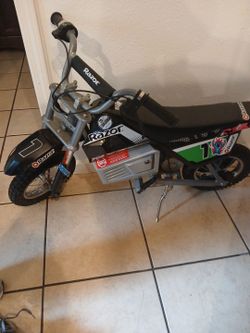 Razor dirt bike