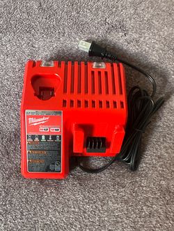 Milwaukee M12 / M18 Battery Charger (new)