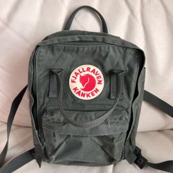 Fjallraven Kanken Mini Classic Graphite Gray Backpack