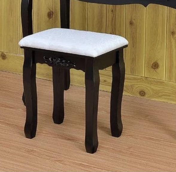 Elegant vanity stool