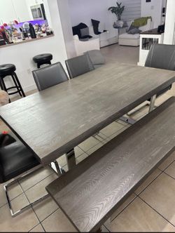 Dinning table for sale