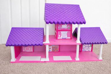 Large Kids Dollhouse – Purple & Pink – Great Condition