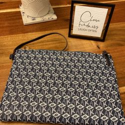 new without tags Ann Klein wristlet zippered pouch blue logo design 