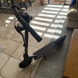Electric Scooter 500 Watt Motor Only 45 Miles