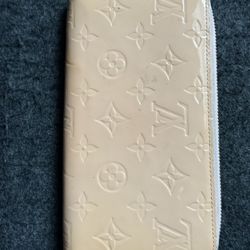 Louis Vuitton Monogram Vernis Zippy Wallet
