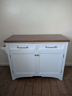 Island dresser