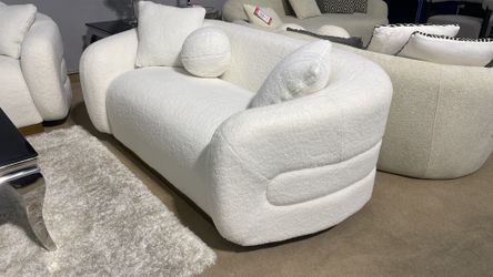 White Boucle Teddy Sherpa Sofa / Sofá Cómodo