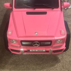 Pink Mercedes G-Wagon style ride-on car for kids. 🚗💨