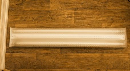 4' Flourescent Shop Light