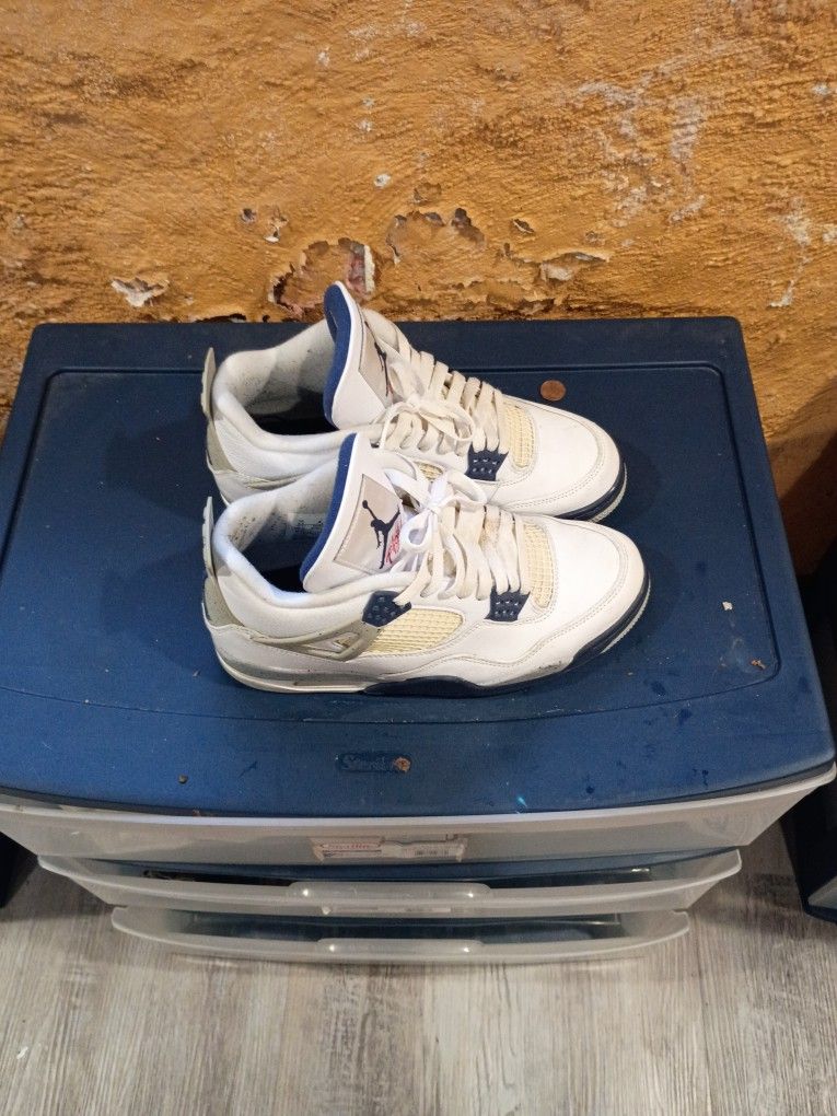 Jordan 4s Size 8.5