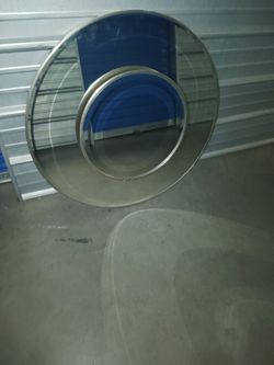 Wall Mirror 30'x30' Round 